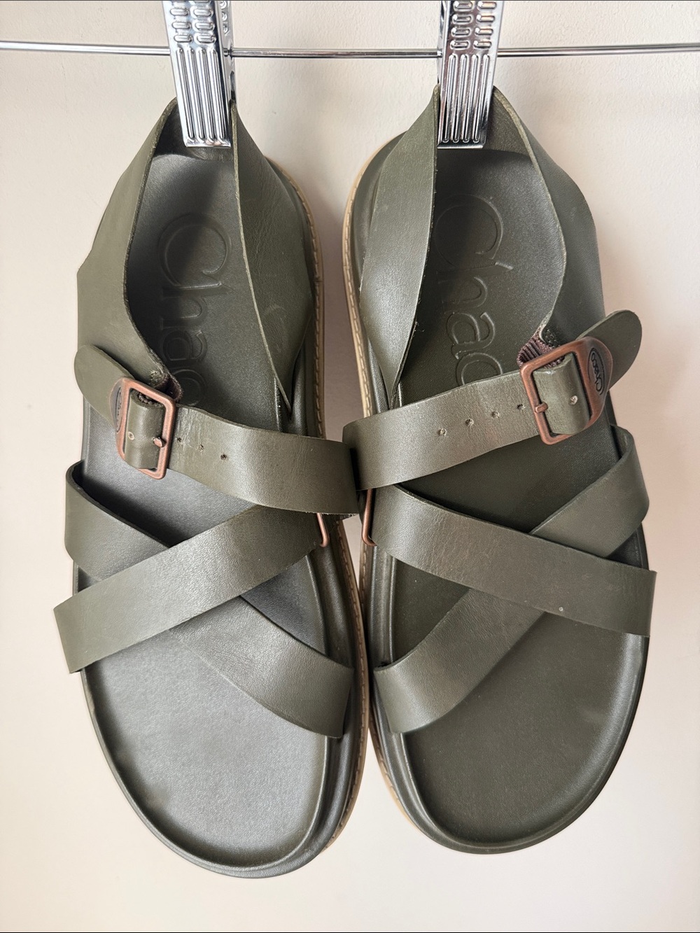 Chaco Townes Women’s 9 Olive Leather Sandals LUVSEAT Comfort Adjustable Straps